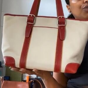 Auth Coach White and Tan Hamptons Tote Bag